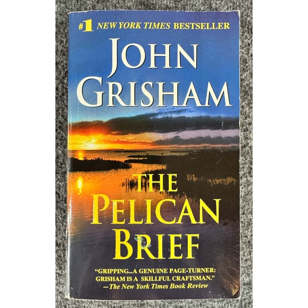 The Pelican Brief by John Grisham (Paperback)